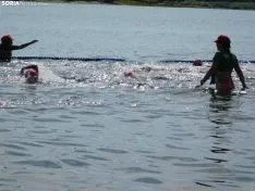 Foto 19 - 75 participantes en la primera traves&iacute;a a nado del Pantano