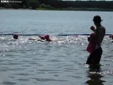 Foto 18 - 75 participantes en la primera traves&iacute;a a nado del Pantano