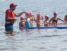 Foto 12 - 75 participantes en la primera traves&iacute;a a nado del Pantano
