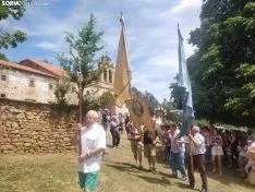 Foto 13 - Devoci&oacute;n y calor en la romer&iacute;a de Santos Nuevos