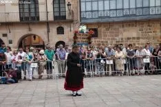 Procesión Lunes de Bailas / María Ferrer