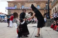 Procesión Lunes de Bailas / María Ferrer