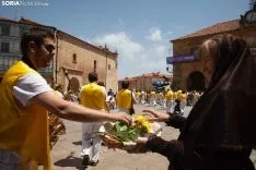 Procesión Lunes de Bailas / María Ferrer