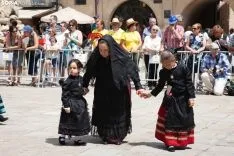 Procesión Lunes de Bailas / María Ferrer