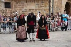 Procesión Lunes de Bailas / María Ferrer