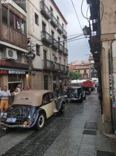 Una imagen del desfile a su paso por la calle Numancia. /SN