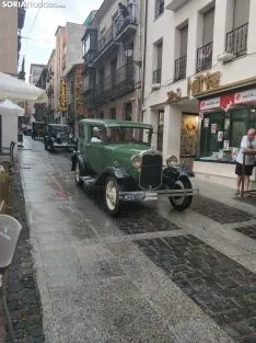 Una imagen del desfile a su paso por la calle Numancia. /SN