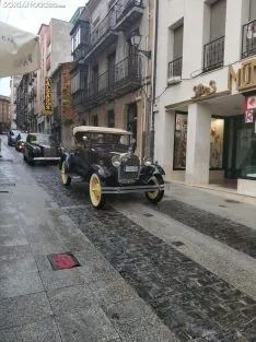 Una imagen del desfile a su paso por la calle Numancia. /SN