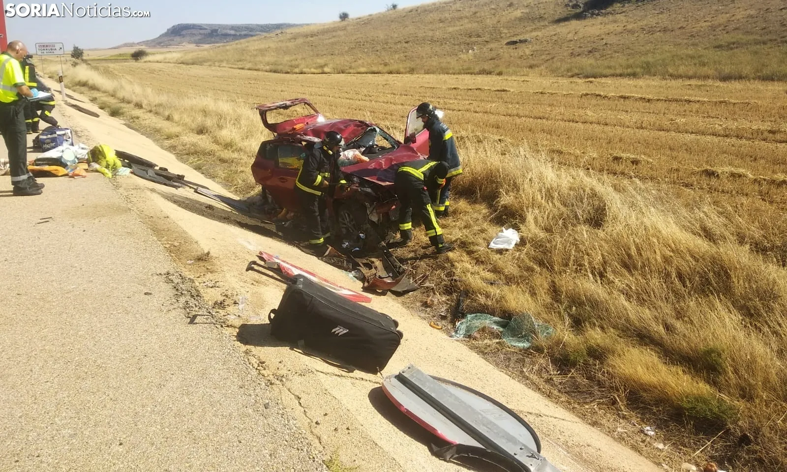 Los bomberos en el lugar del siniestro. /SN