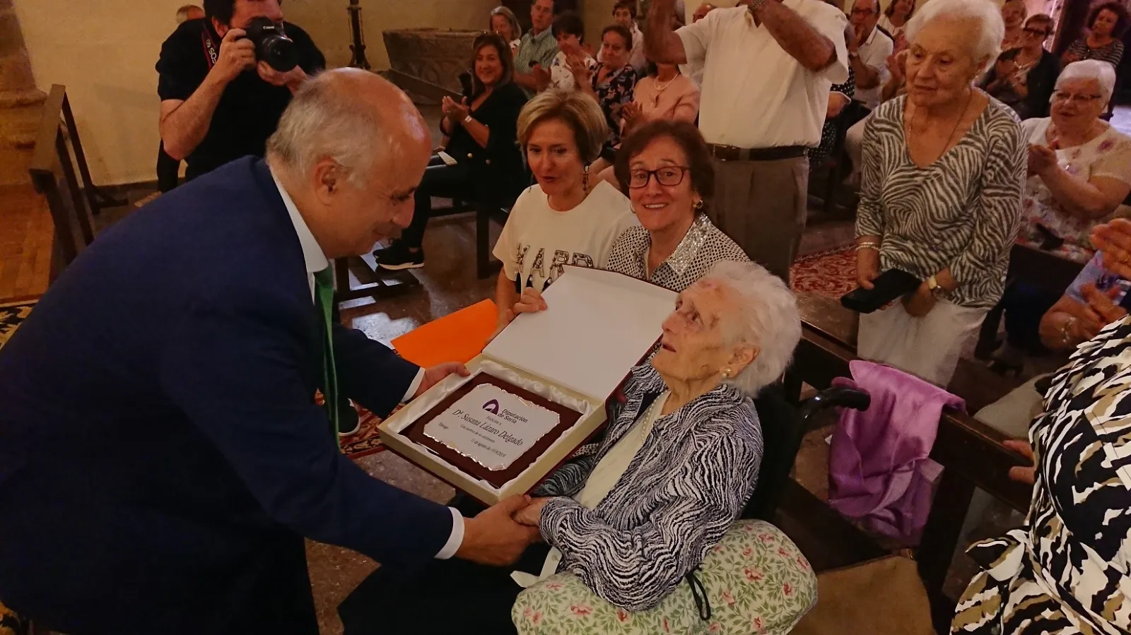 Foto 2 - Concurrido homenaje en Tr&eacute;vago a la centenaria Susana L&aacute;zaro Delgado