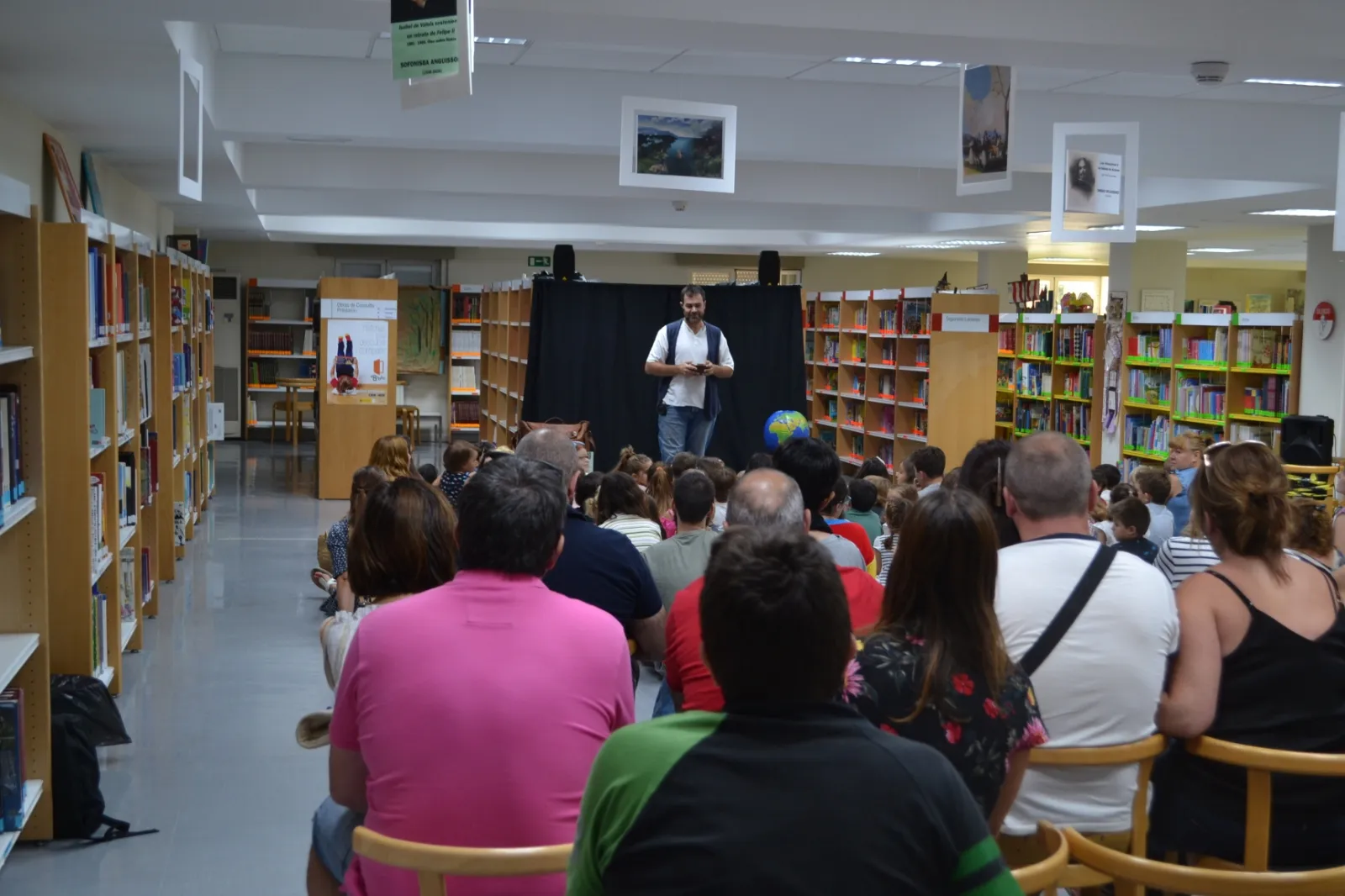 Foto 2 - Los cuentacuentos llenan la biblioteca p&uacute;blica de Soria