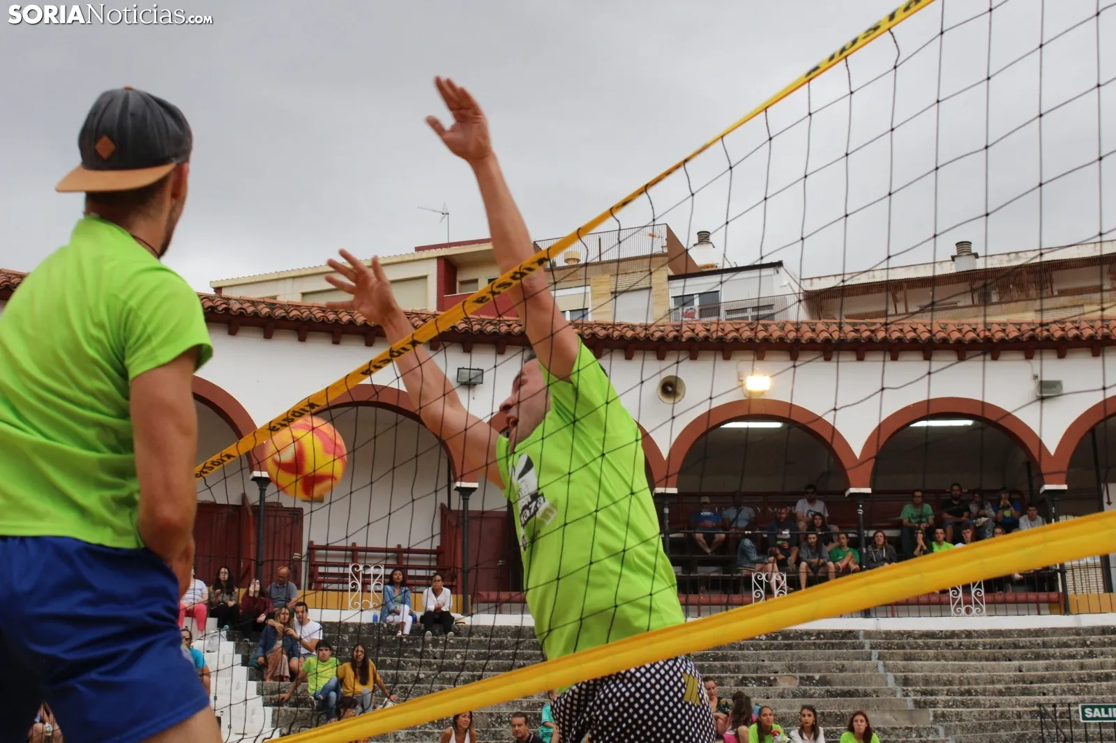 Tarde de finales en la VI edición del Voley Plaza. SN