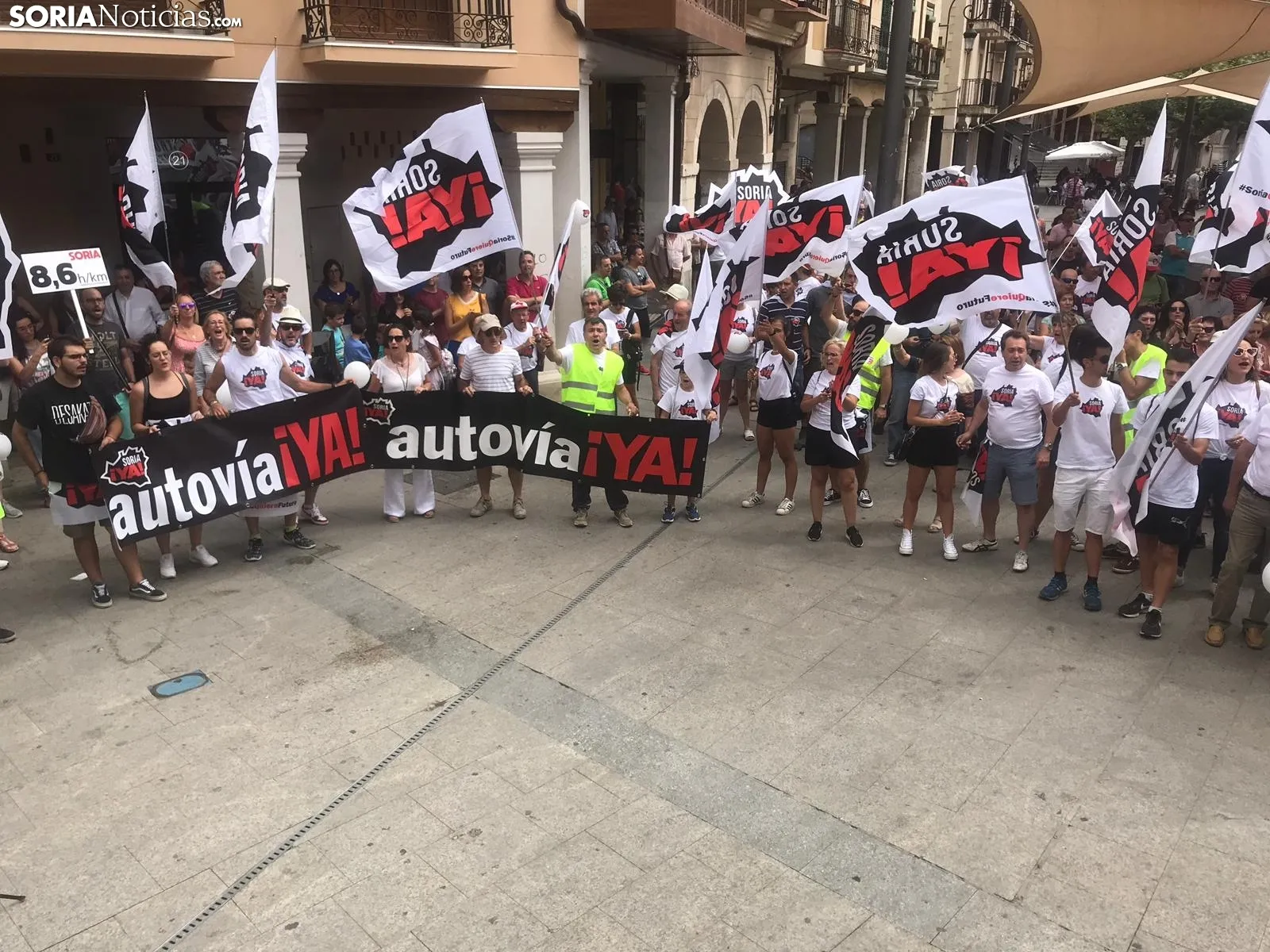 Concentración en Aranda por la marcha lenta por la Autovía dle Duero. /SN