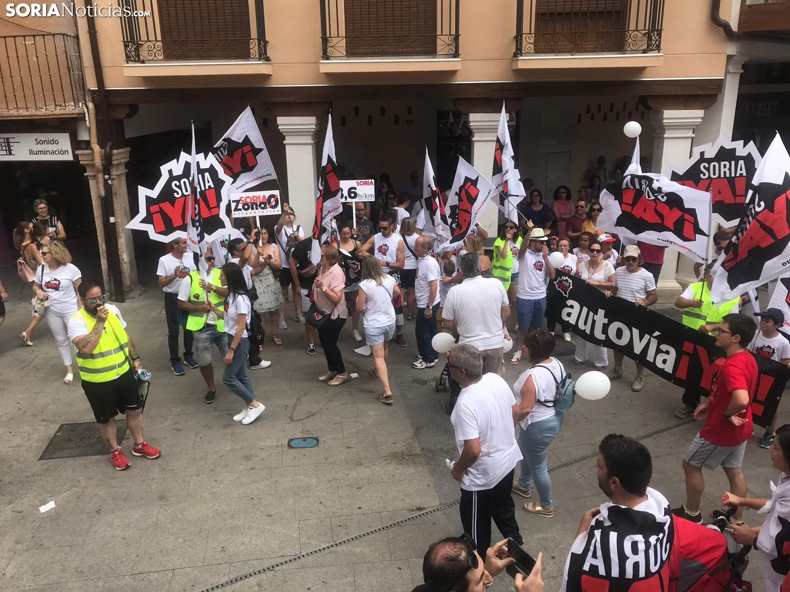 Concentración en Aranda por la marcha lenta por la Autovía dle Duero. /SN