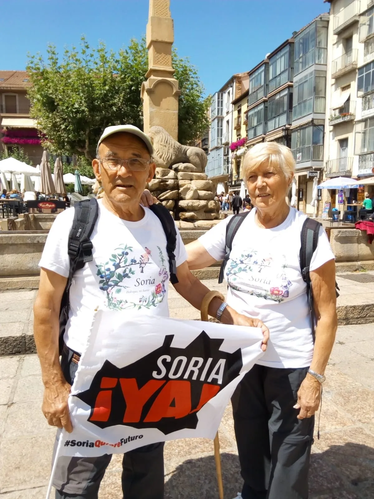 Foto 2 - Juan Antonio y Caty realizan la marcha lenta a Aranda andando