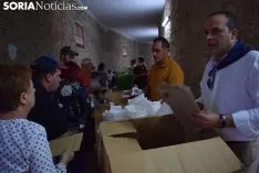 Caldereta popular en la plaza de toros de El Burgo. /SN