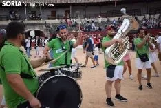 Caldereta popular en la plaza de toros de El Burgo. /SN