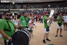 Caldereta popular en la plaza de toros de El Burgo. /SN