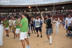 Caldereta popular en la plaza de toros de El Burgo. /SN