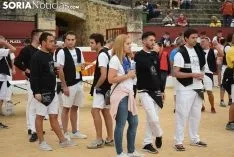 Caldereta popular en la plaza de toros de El Burgo. /SN