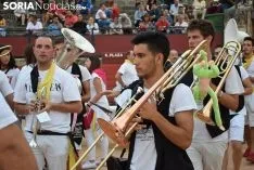 Caldereta popular en la plaza de toros de El Burgo. /SN