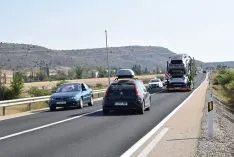 Foto 16 - Cerca de 15 kil&oacute;metros de caravana y uno 500 veh&iacute;culos en la marcha lenta para exigir la finalizaci&oacute;n de la Autov&iacute;a del Duero