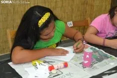 Taller de reciclaje y manualidades en la Ludoteca Ambiental.