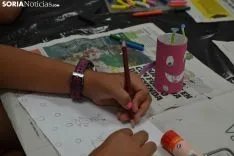 Taller de reciclaje y manualidades en la Ludoteca Ambiental.