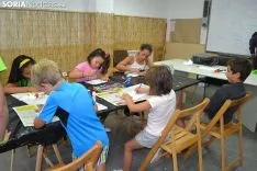 Taller de reciclaje y manualidades en la Ludoteca Ambiental.