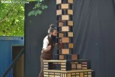 Escenificación de 'Só' en la Alameda de Cervantes.