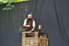 Escenificación de 'Só' en la Alameda de Cervantes.
