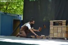 Escenificación de 'Só' en la Alameda de Cervantes.