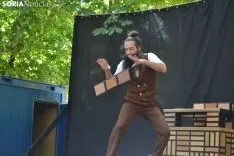 Escenificación de 'Só' en la Alameda de Cervantes.