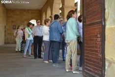 Colas en las taquillas del Palacio de la Audiencia.