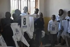 La SD Almazán envía unas 50 elásticas a Tanzania.