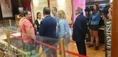 Foto 4 - La exposici&oacute;n de 'clicks' en Garray recibe a su visitante n&uacute;mero 10.000