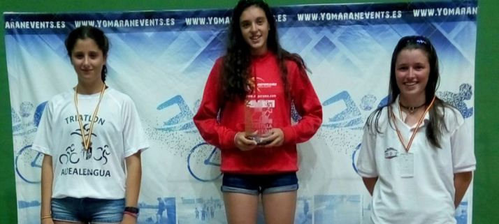 María Mediavilla, campeona de Castilla y León en triatlón cross Cadete. 