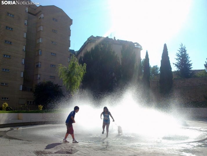 Calor, fin de fiestas y precaución en la carretera para el último día del puente