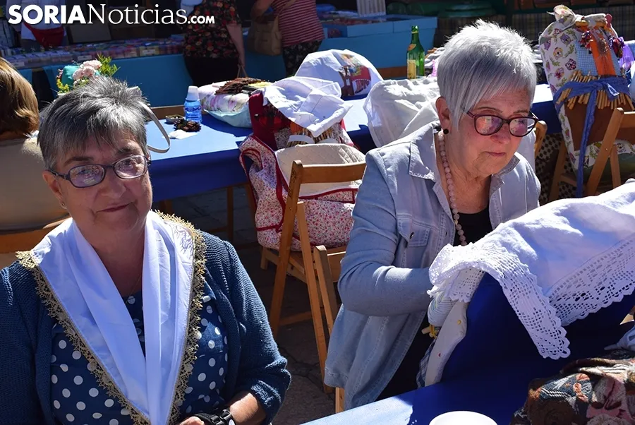Encuentro de encajeras de bolillos en Soria. /S.N.