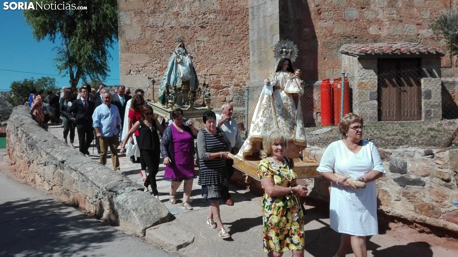 Una imagen de la procesión ya en la ermita. /SN
