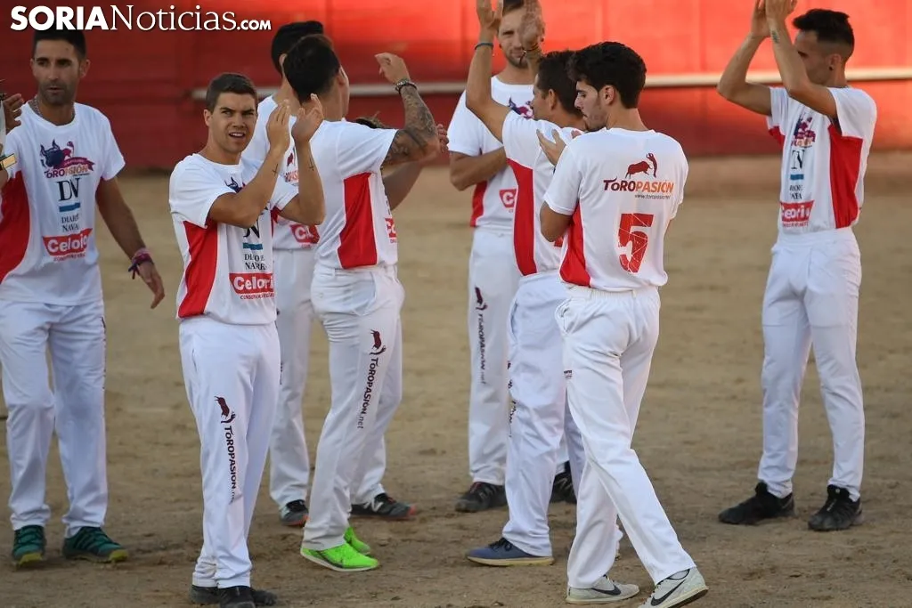 Foto 7 - Concurso de recortadores en las fiestas de &Aacute;greda