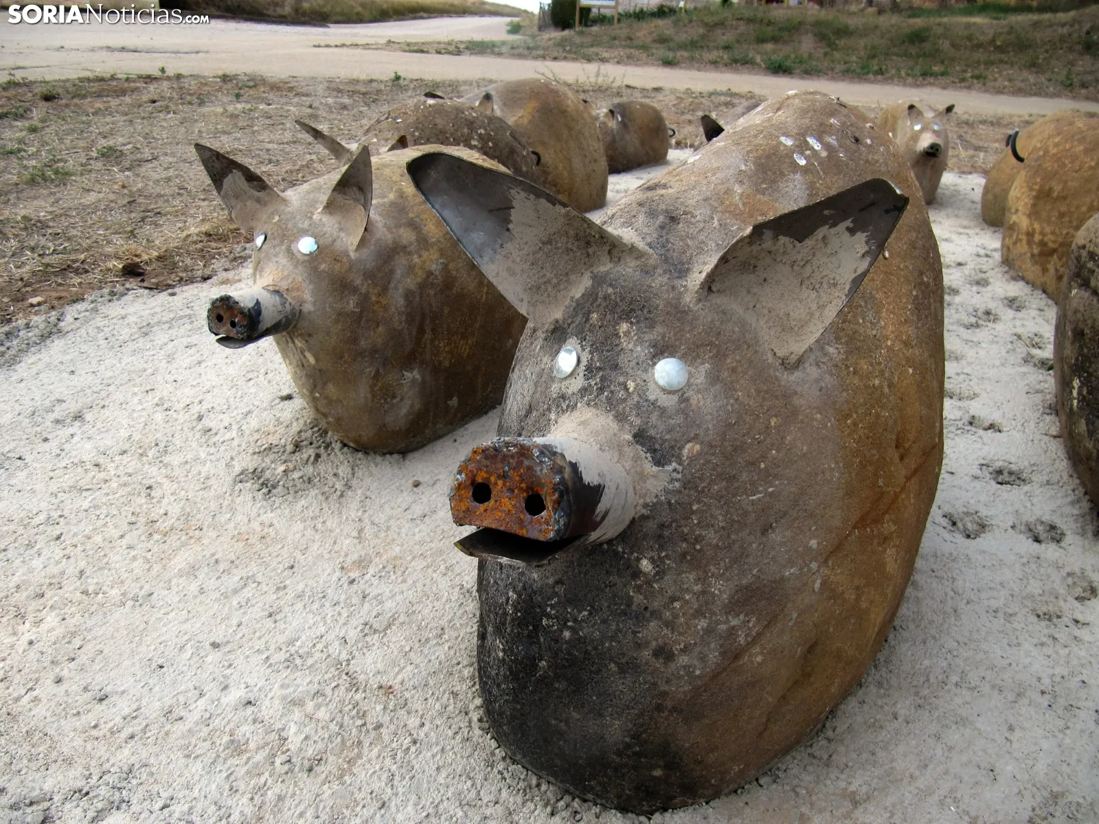 Una imagen del conjunto escultórico sobre el cerdo. 