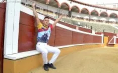 Jorge, en el coso de San Benito preparándose para el domingo. /SN