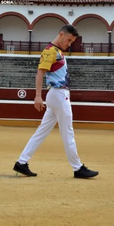 Jorge, en el coso de San Benito preparándose para el domingo. /SN