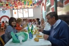 Una imagen de la comida vecinal en Los Pajaritos. /SN