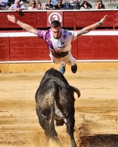 Foto 9 - J. P. Villanueva 'Aguilucho', campe&oacute;n del Concurso Nacional de Recortes de Soria