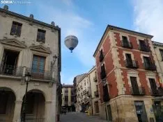 Imágenes del globo a su paso hoy por Soria 