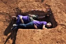 Imágenes de las exhumaciones. /Recuerdo y Dignidad