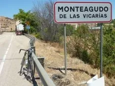 Imágenes de los carteles de los pueblos sorianos realizadas por José Miguel Roy