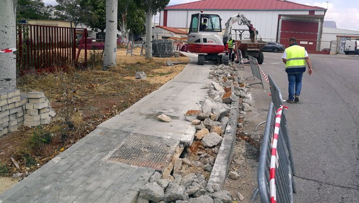 Una imagen de las labores en las nuevas aceras.  
